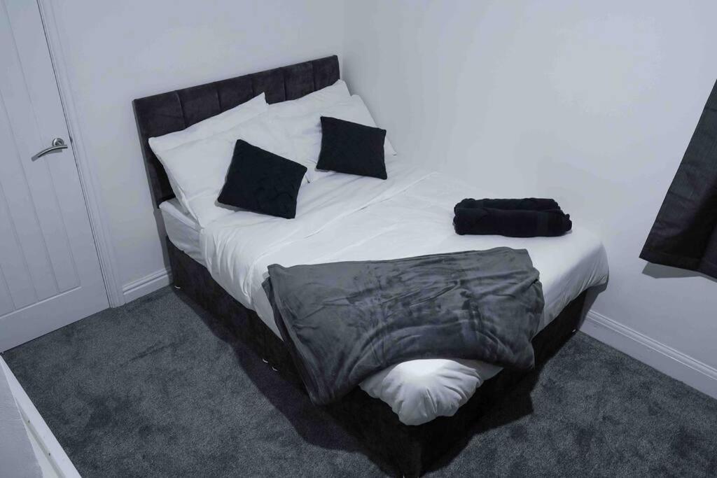 Stunning Two Bed City Centre Apartment Leeds  Eksteriør bilde